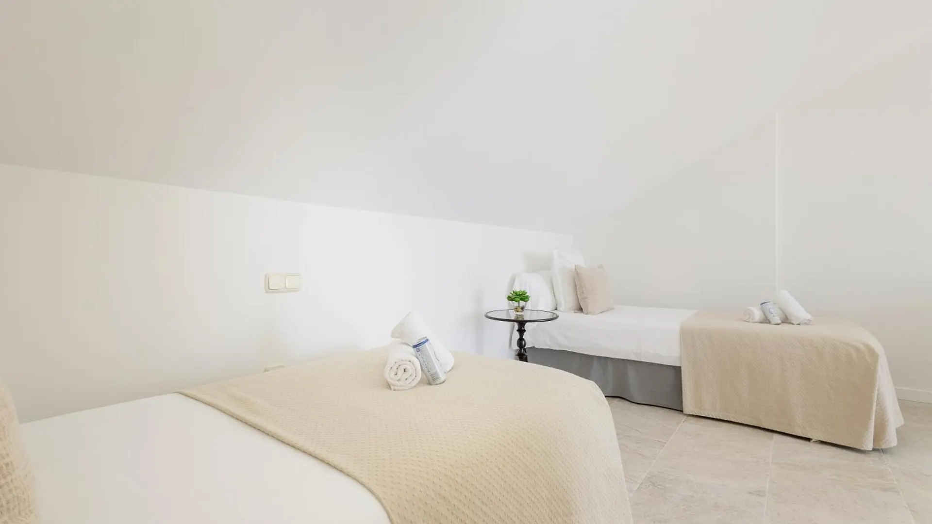 Townhouse In First Line Beach, Bahia De Marbella, Marbella Holiday home
