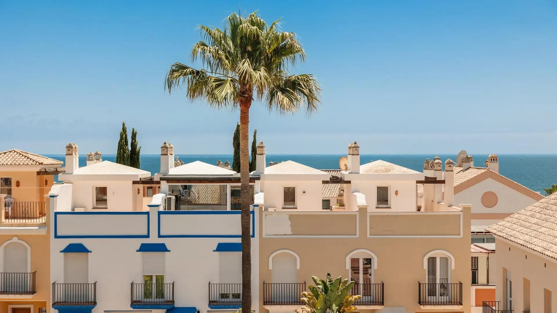 Townhouse In First Line Beach, Bahia De Marbella, Marbella