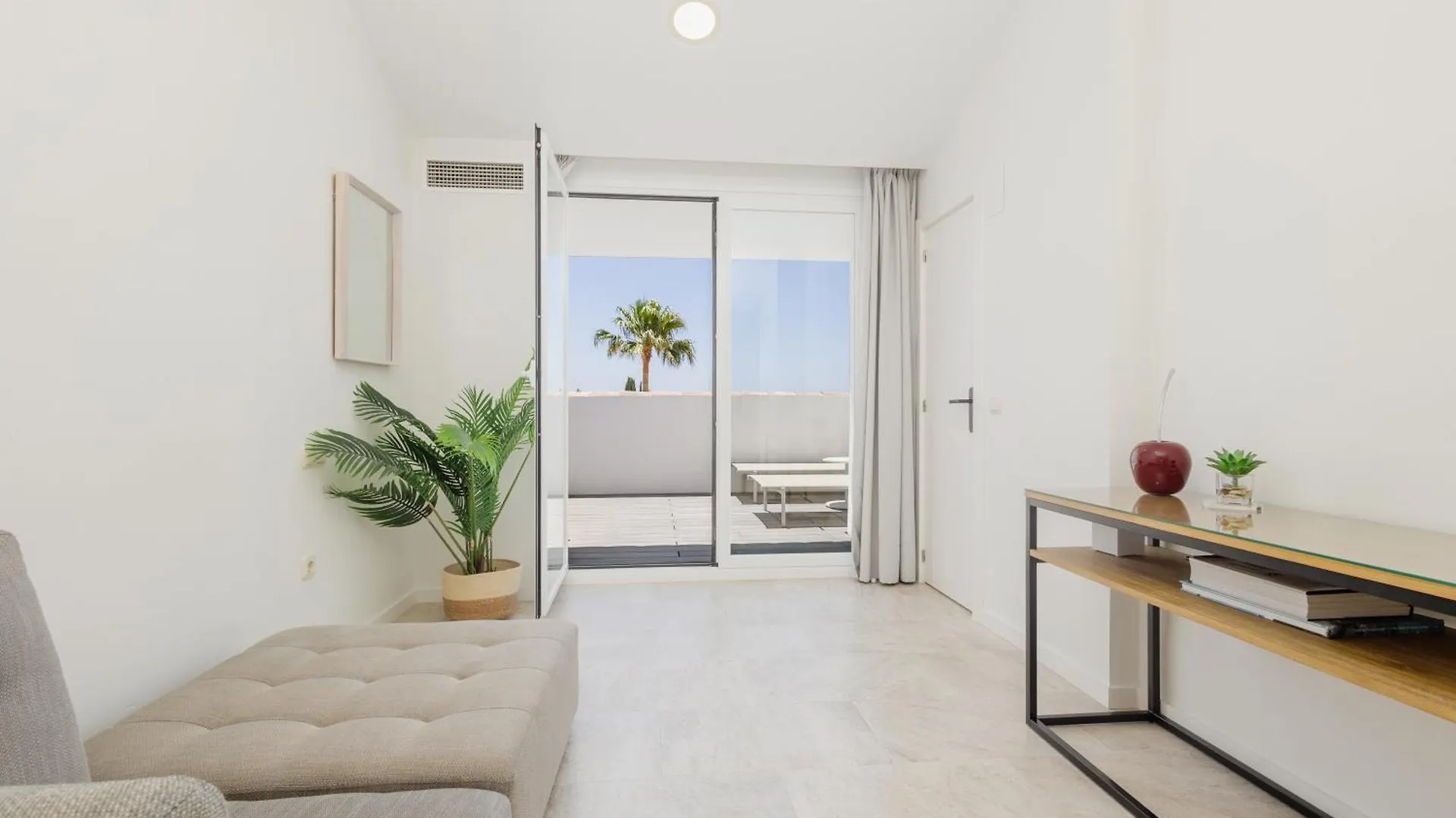 Townhouse In First Line Beach, Bahia De Marbella, 마르베야 펜션